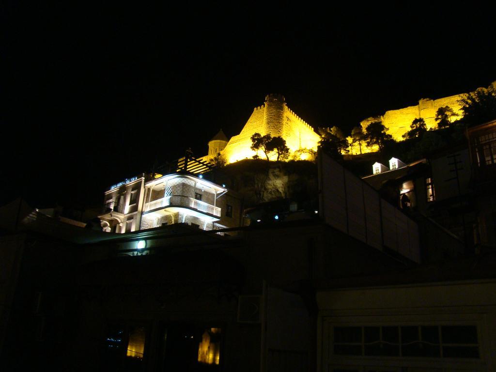 Rati Apartments Tbilisi Buitenkant foto